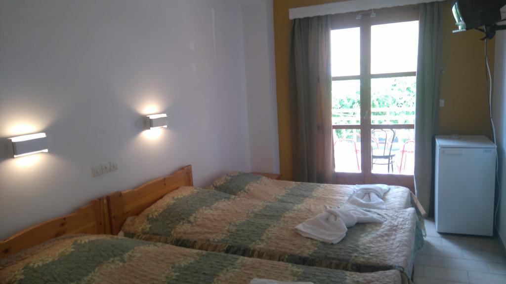 Hotel Aidipsos Лутра-Эдипсу Экстерьер фото