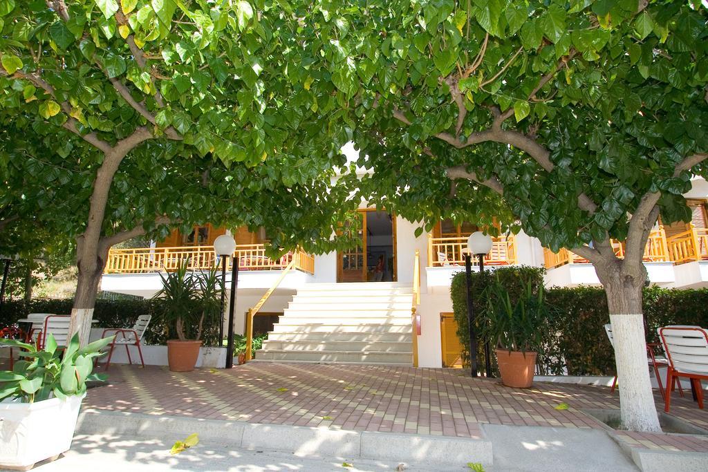 Hotel Aidipsos Лутра-Эдипсу Экстерьер фото